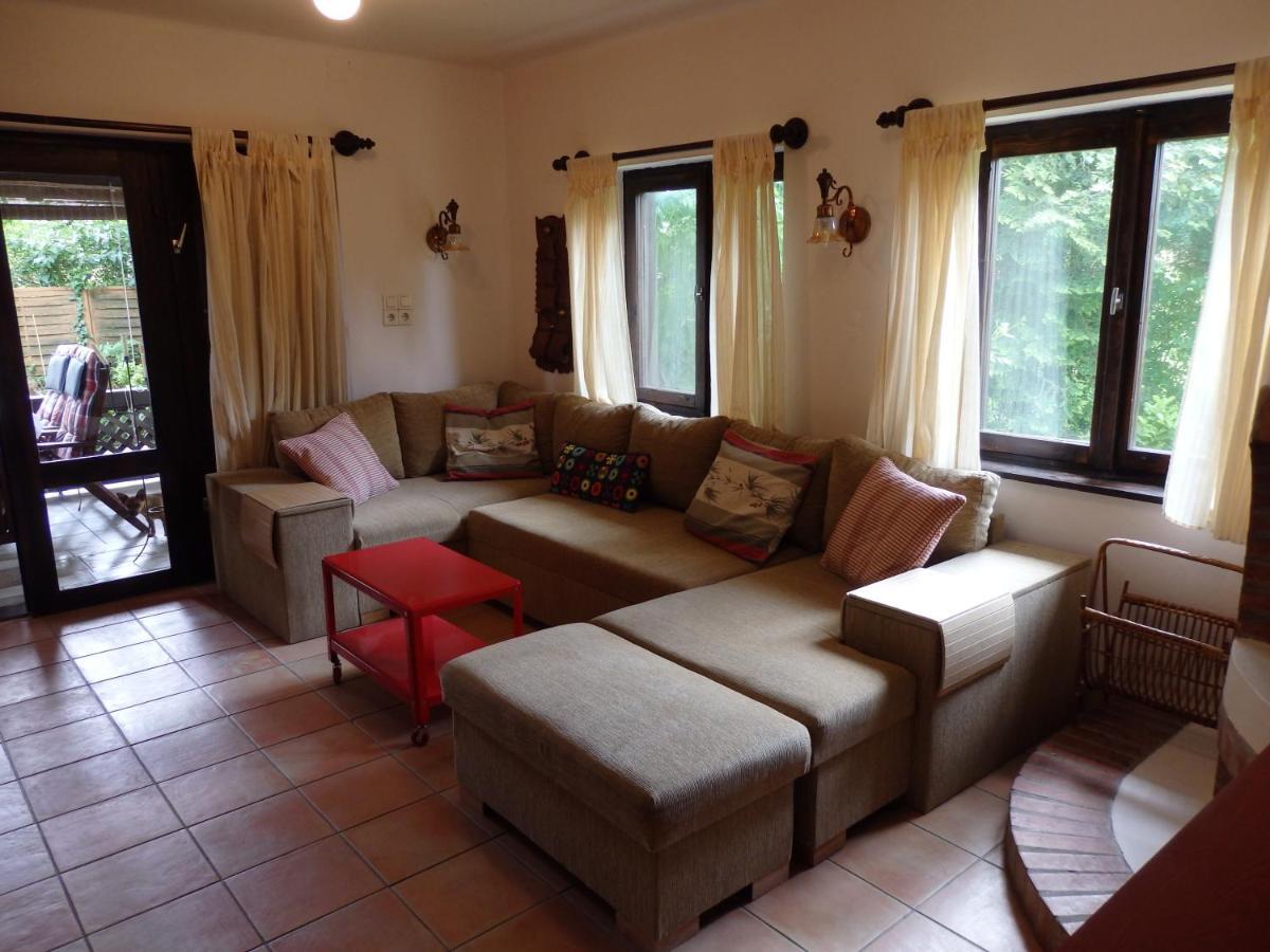 Orgona Vendeghaz Villa แวแลนแซ ภายนอก รูปภาพ